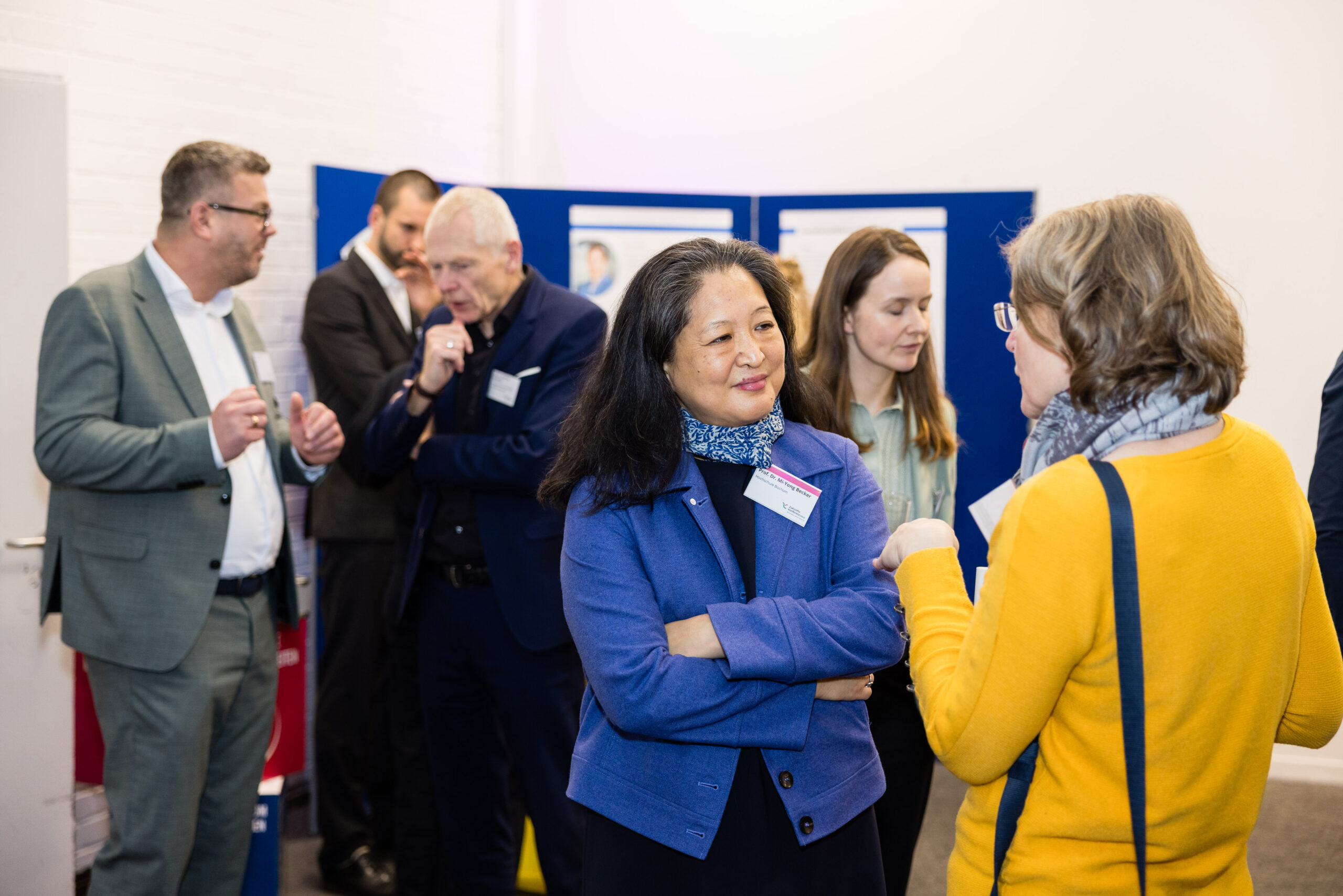 Teilnehmende des Open Space diskutieren.