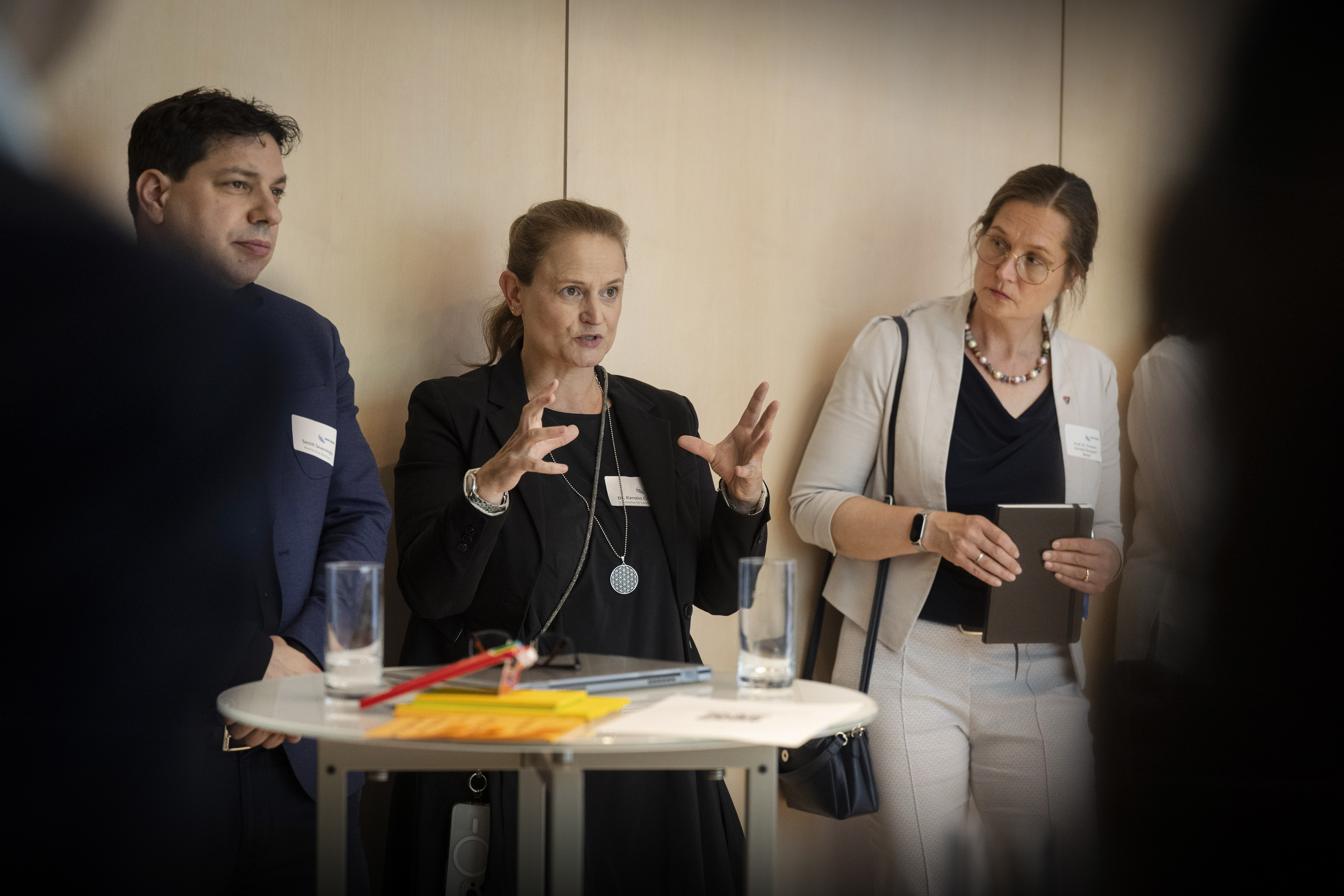 Engagierte Teilnehmende während des Open Spaces.